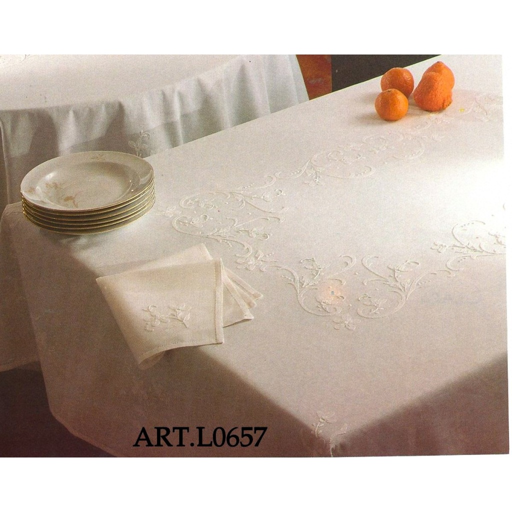 Tovaglia RICAMATA A MANO made in Italy LINO CLARA